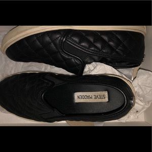 Steve Madden slip on